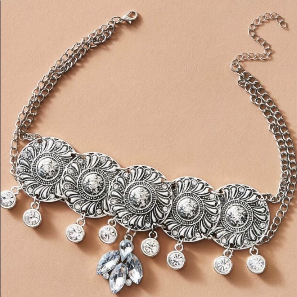 Lovely Rhinestone Charm choker 💖